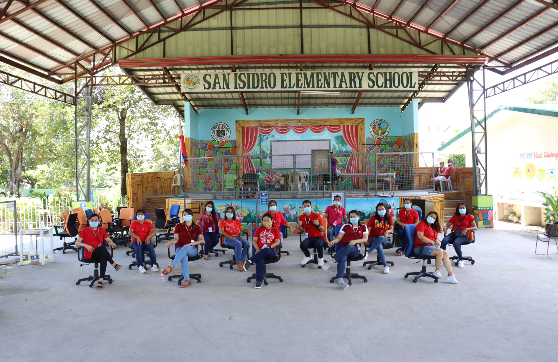 PHOTO RELEASE | SPI donates chairs to chosen beneficiary